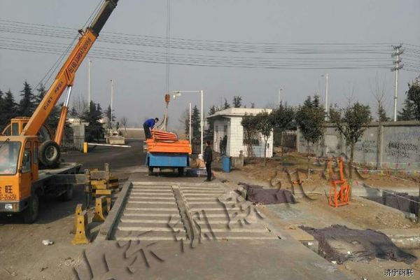 我公司為山東曲阜電廠(chǎng)專(zhuān)業(yè)定制重型電廠(chǎng)專(zhuān)用工程洗輪機3.jpg