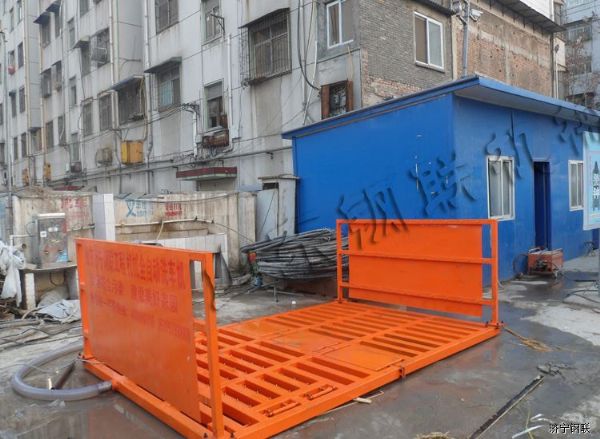 我公司為河南駐馬店市新三鼎工程建設有限公司定制GL-100T工程洗輪機2.jpg