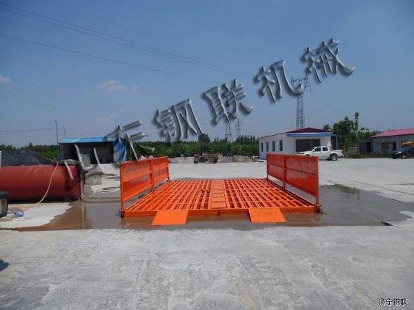 山東汶上和潤建材安裝5米寬7米長(cháng)免基礎洗車(chē)機